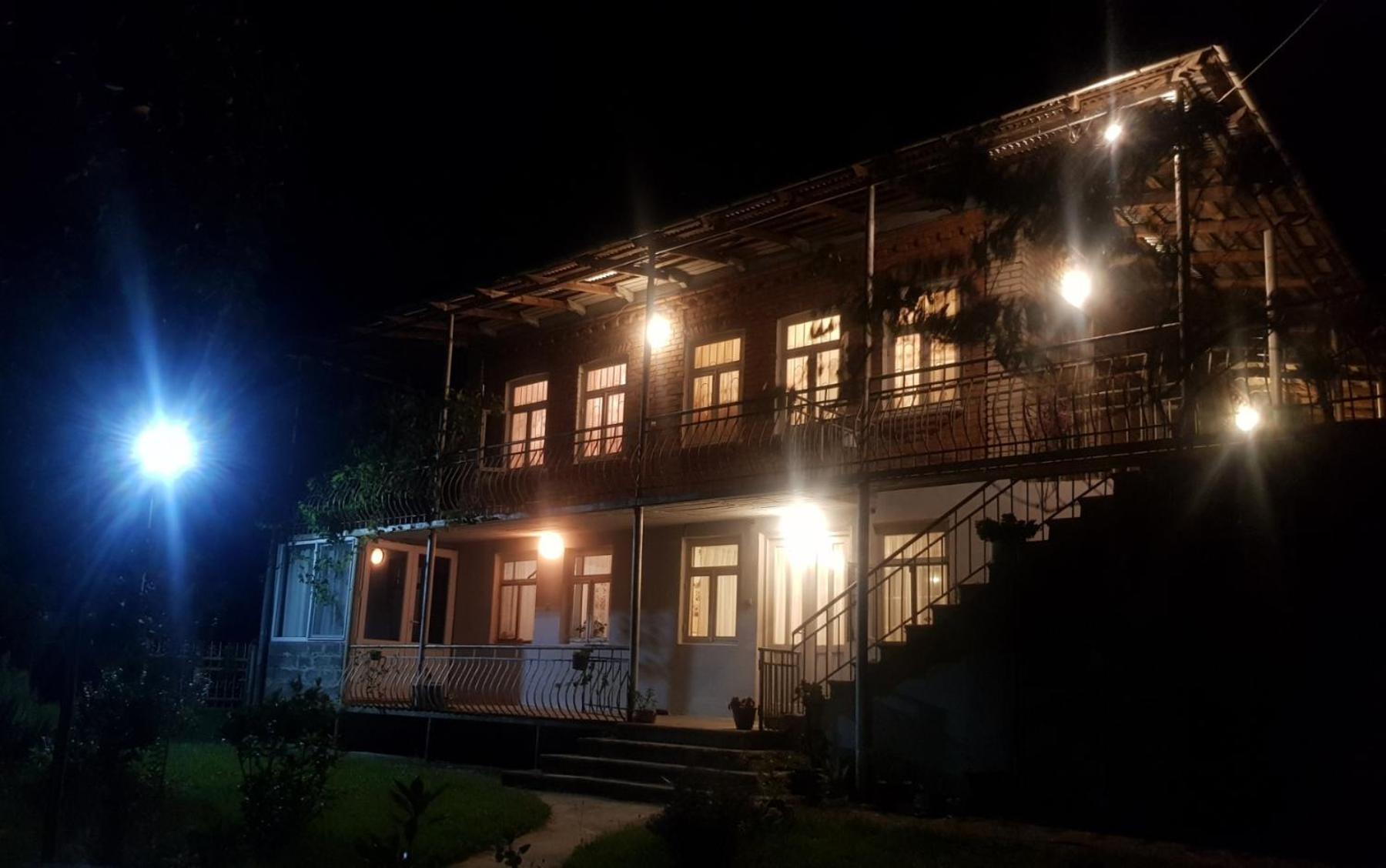 Tkhibuli Guest House Tqibuli Esterno foto